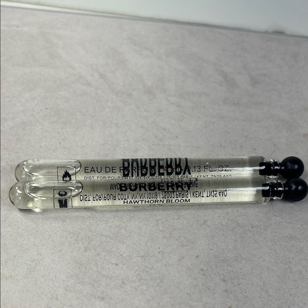 2 Burberry Hawthorn Bloom Eau de Parfum Vials